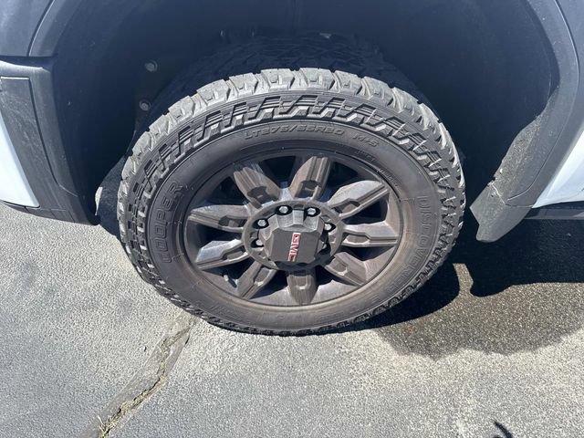 Used 2024 GMC Sierra 2500 AT4 w/ AT4 Premium Plus Package AWD/4WD image 9