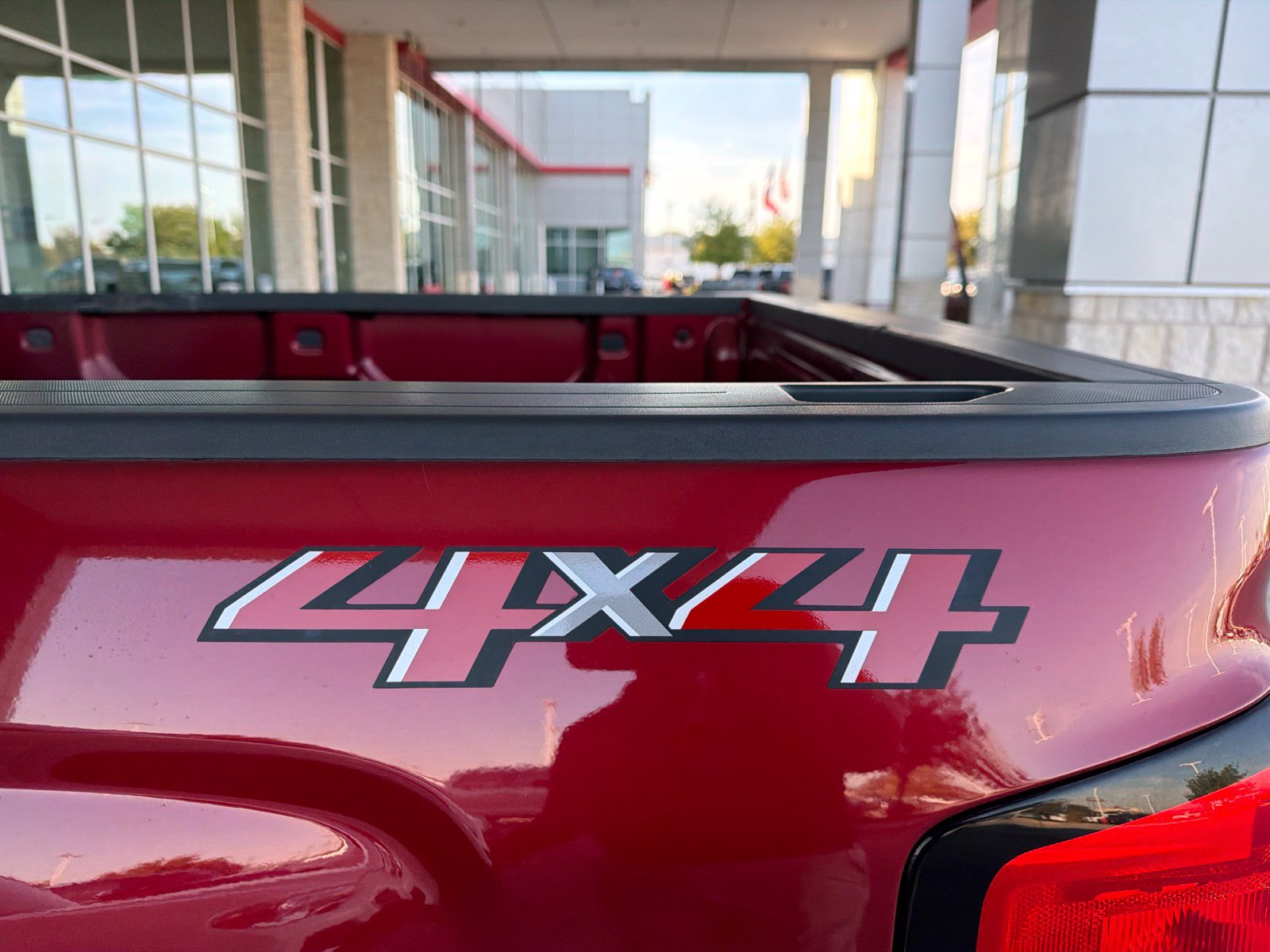 Used 2018 Chevrolet Silverado 1500 LT w/ Texas Edition AWD/4WD image 17