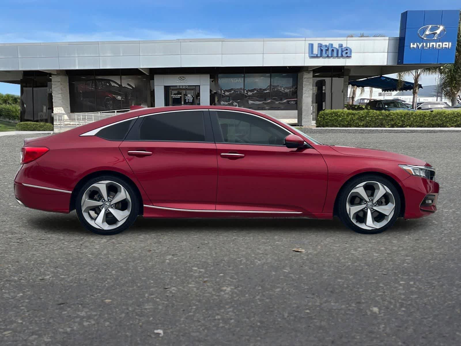 Used 2018 Honda Accord Touring image 9