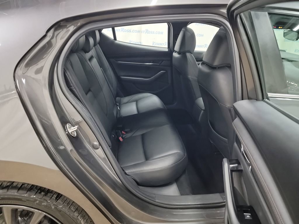 Used 2021 MAZDA MAZDA3 s image 13