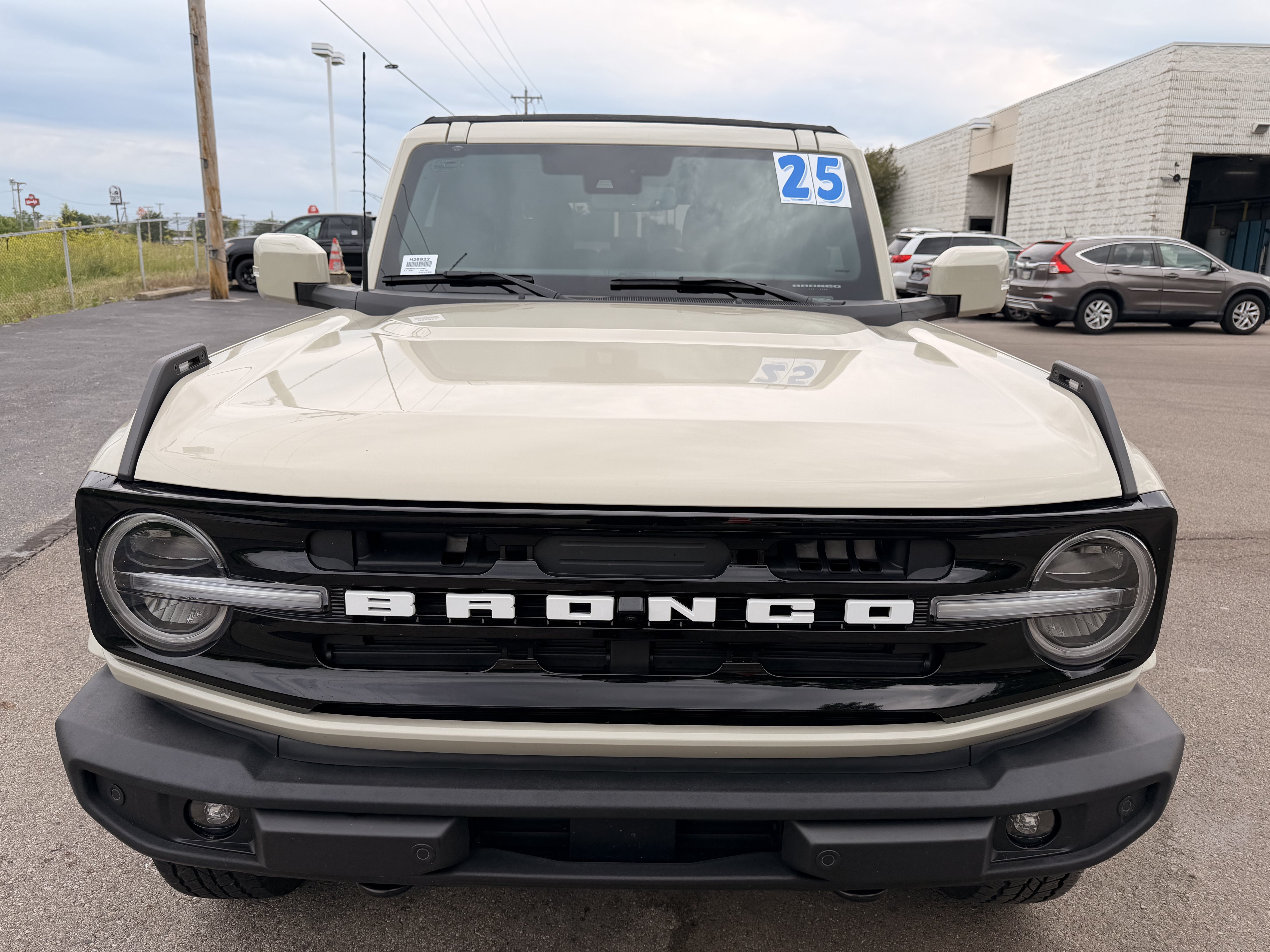 Used 2025 Ford Bronco Outer Banks AWD/4WD image 8