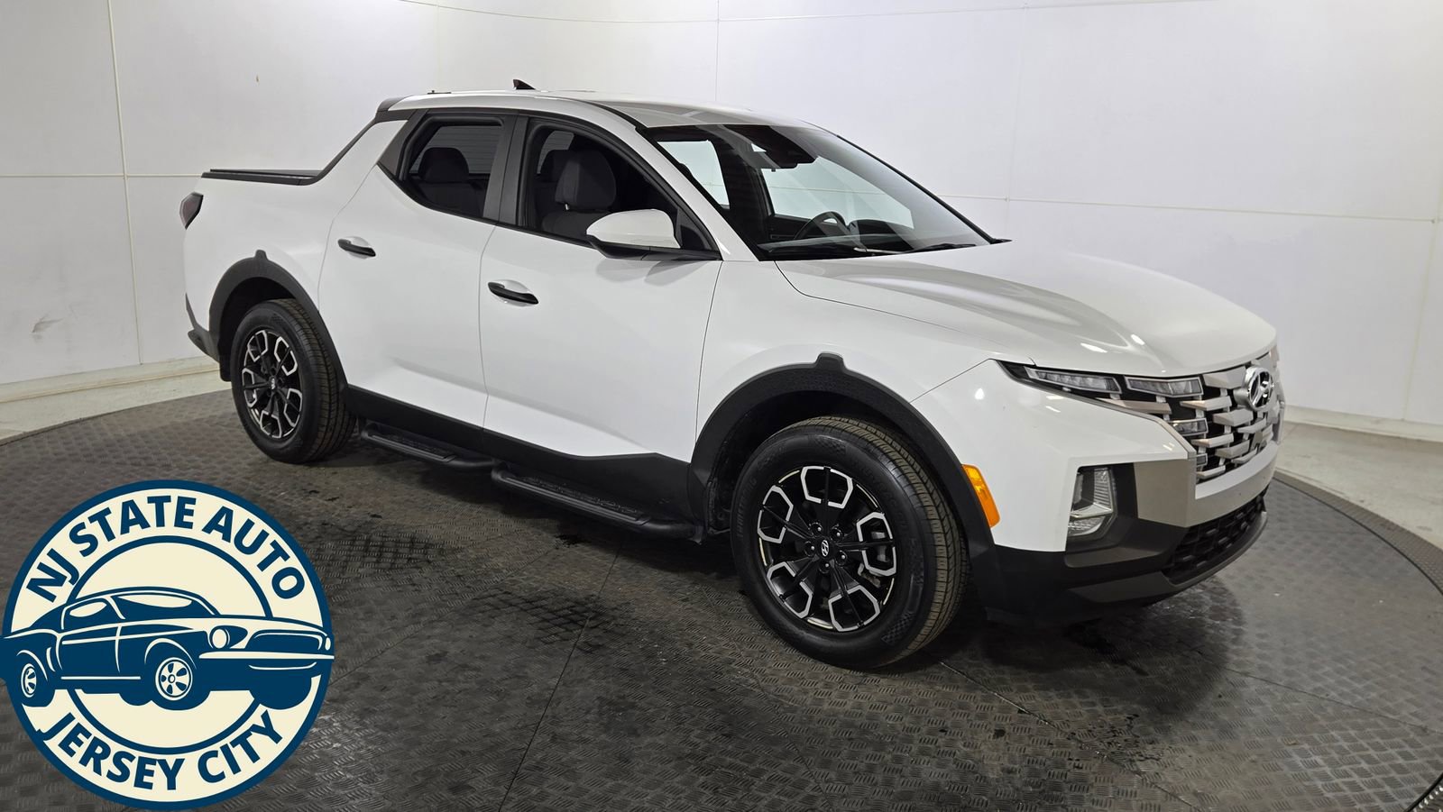 Used 2023 Hyundai Santa Cruz SE image 9