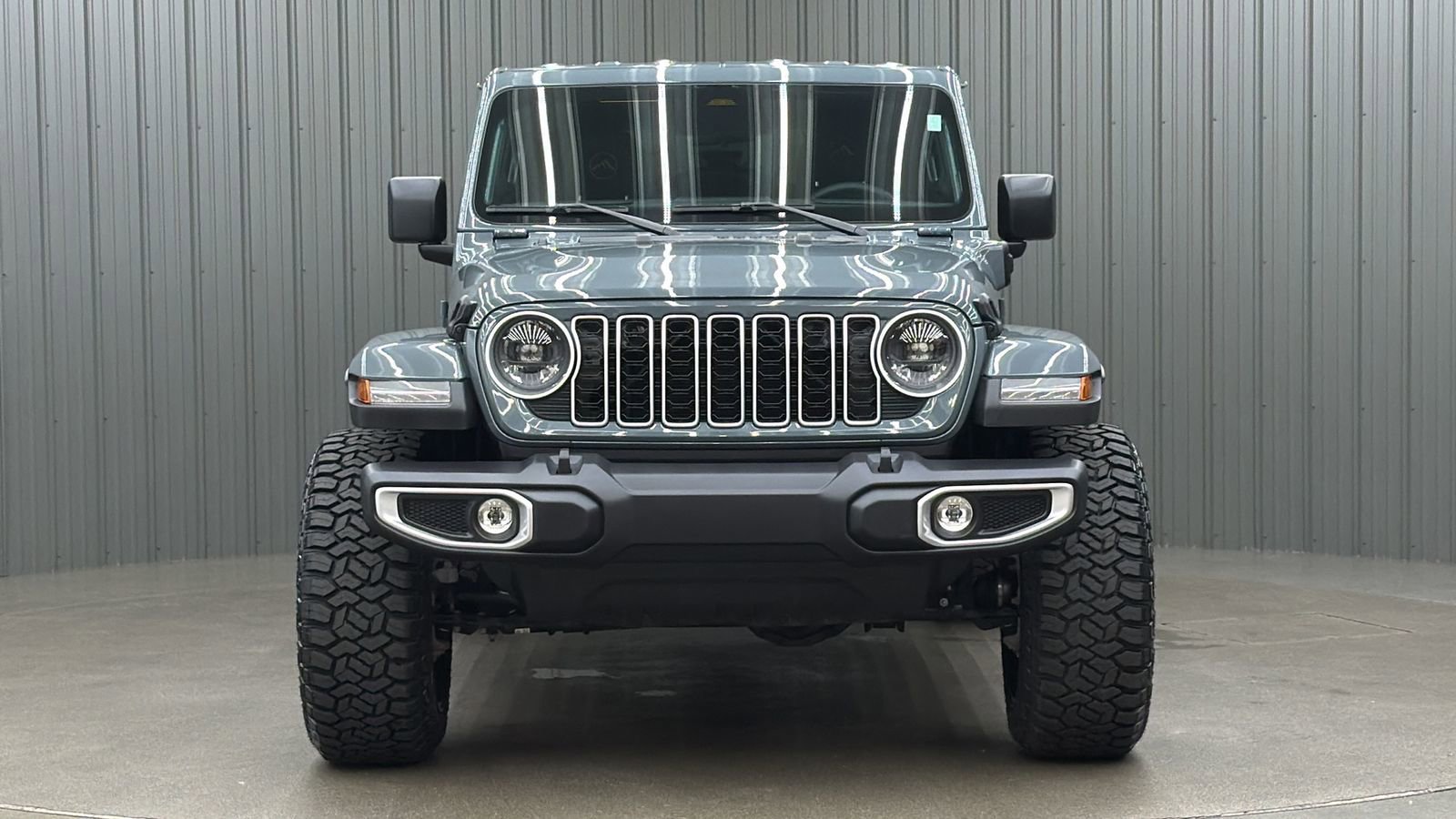 Used 2025 Jeep Wrangler Unlimited Sahara AWD/4WD image 8