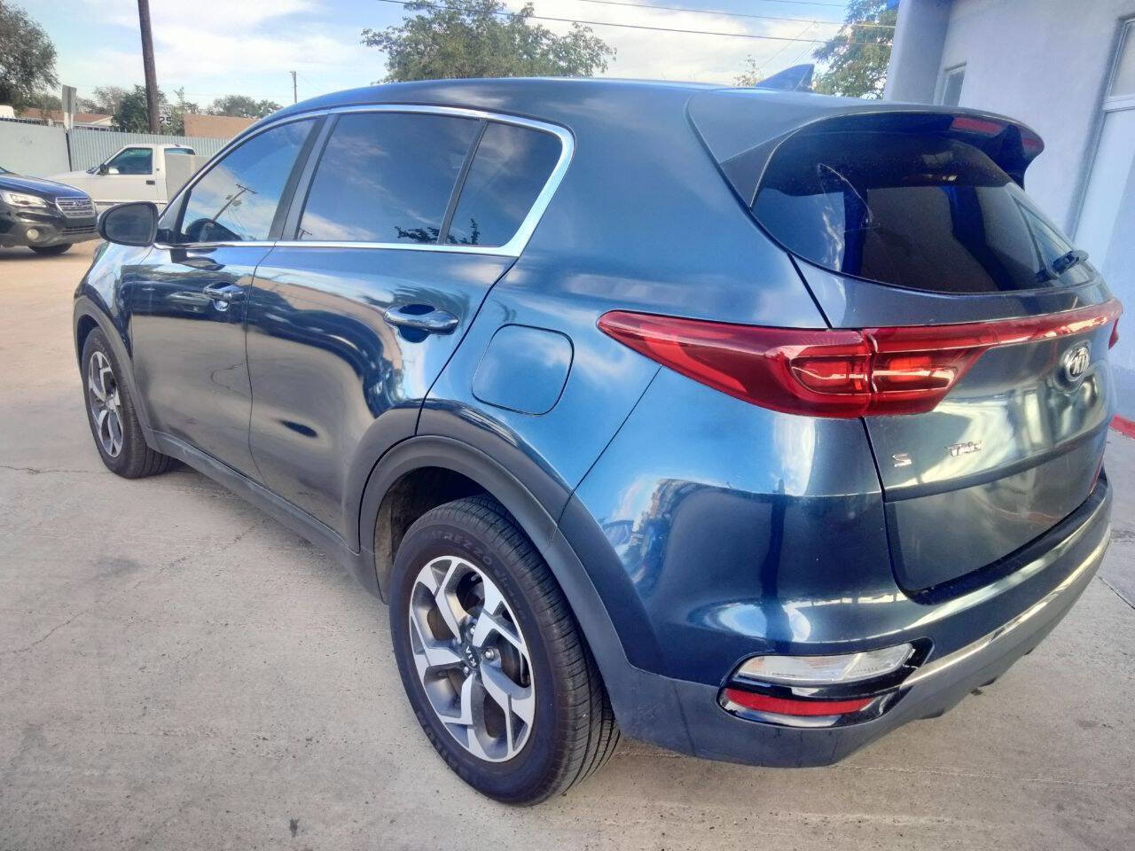 Used 2020 Kia Sportage LX image 5