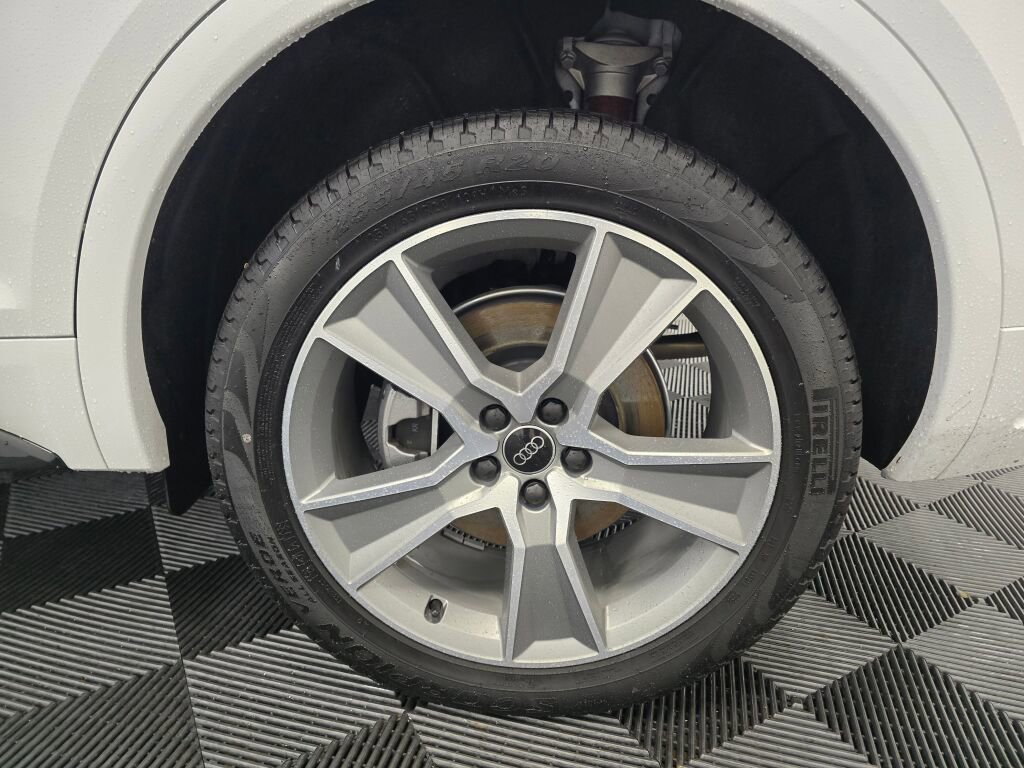 Certified 2025 Audi Q5 2.0T Premium w/ Convenience Plus Package image 22