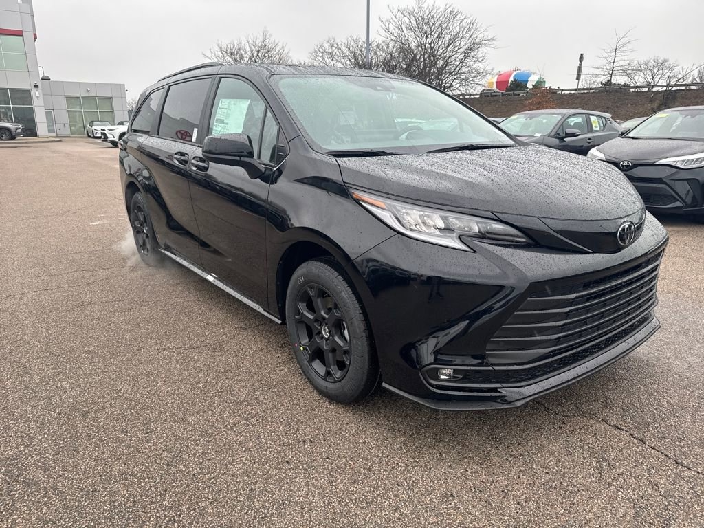 New 2026 Toyota Sienna XLE Woodland Edition image 9