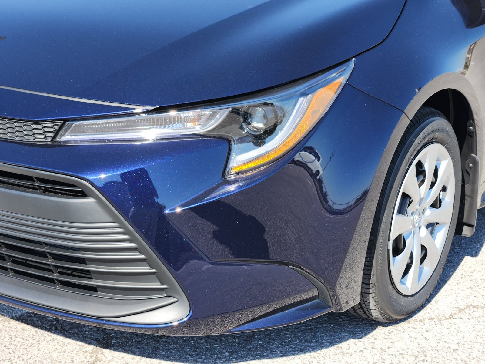 New 2027 Toyota Corolla LE FWD image 10
