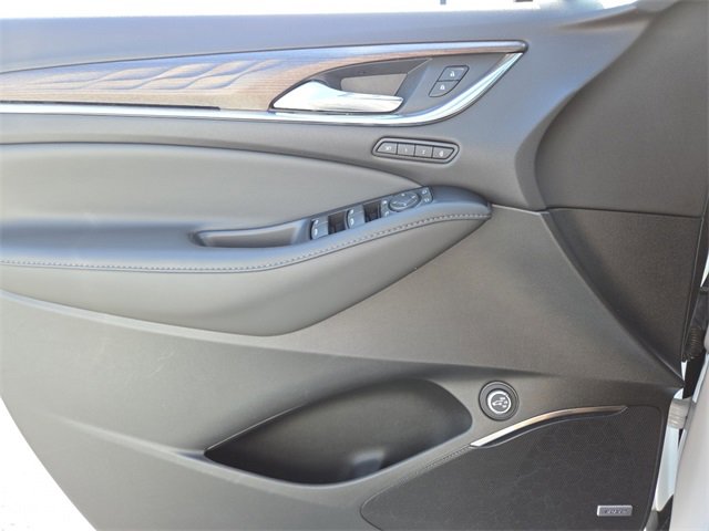 Used 2023 Buick Enclave Avenir w/ Avenir Technology Package image 34