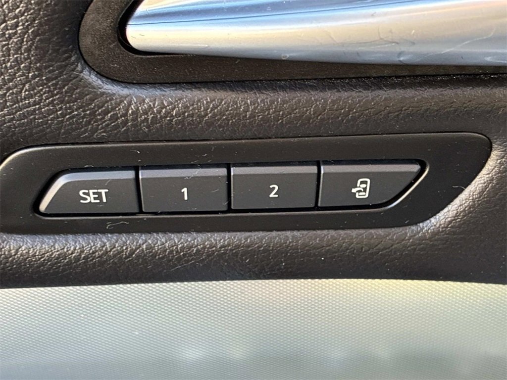 Used 2023 Cadillac XT4 Premium Luxury image 24