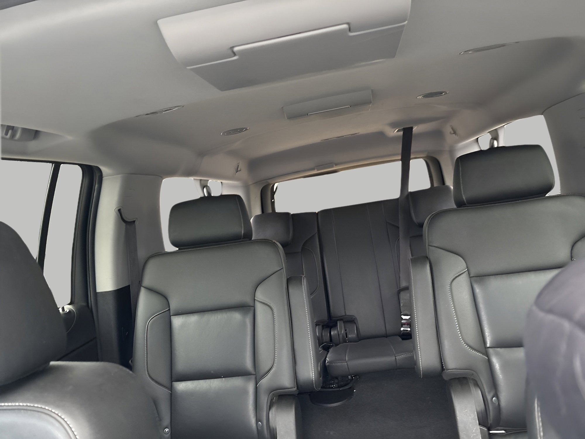 Used 2020 Chevrolet Suburban Premier image 30