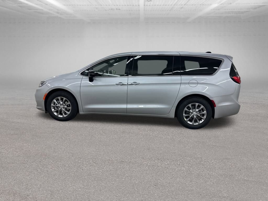 New 2026 Chrysler Pacifica Limited image 6
