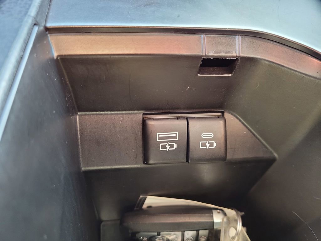 Used 2023 Toyota Camry SE w/ Convenience Package FWD image 20