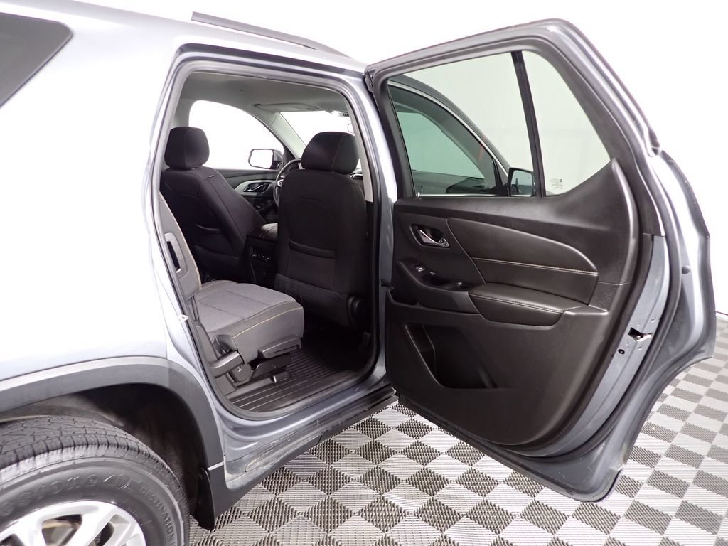 Used 2018 Chevrolet Traverse LT FWD image 33