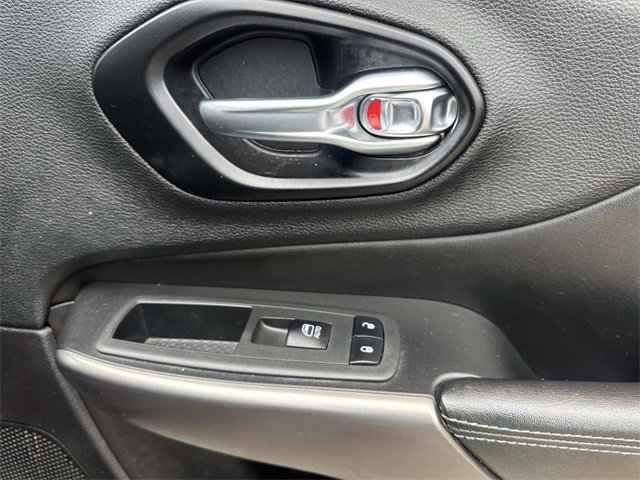 Used 2021 Jeep Cherokee Latitude image 18