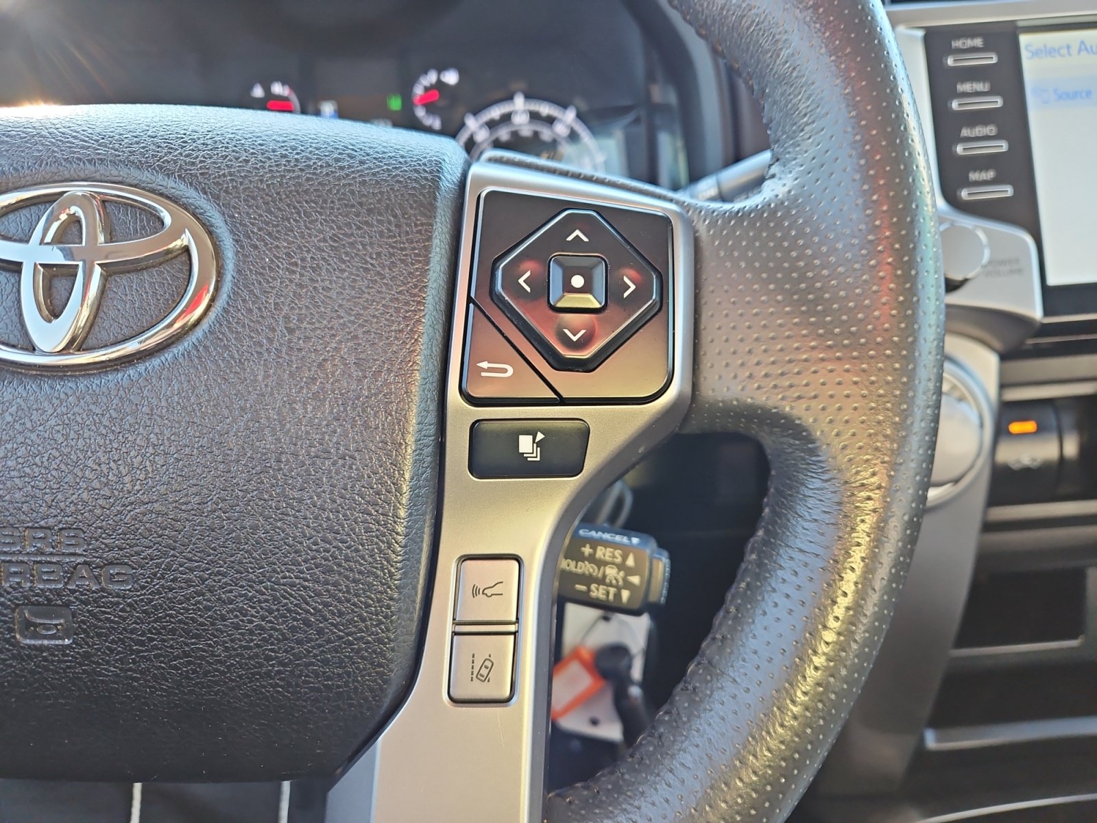 Used 2021 Toyota 4Runner SR5 AWD/4WD image 23