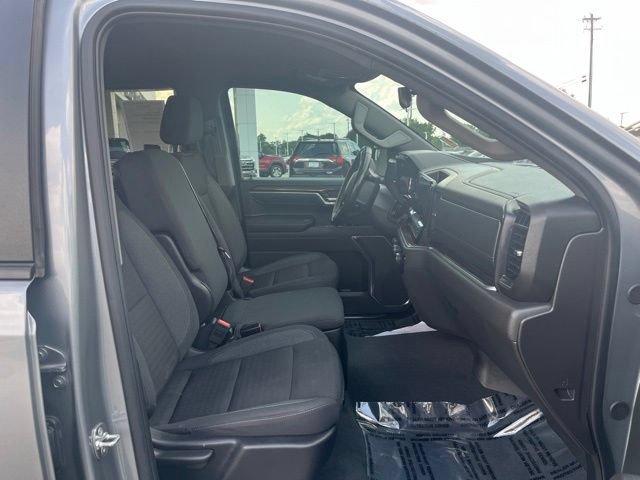 Used 2025 Chevrolet Silverado 1500 LT AWD/4WD image 46