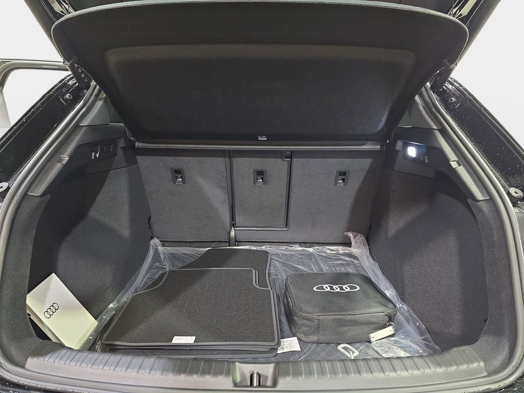 New 2026 Audi Q4 e-tron Premium image 12