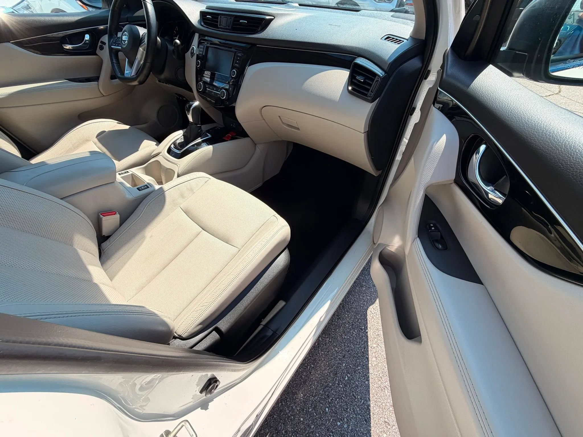Used 2019 Nissan Rogue Sport SL AWD/4WD image 10