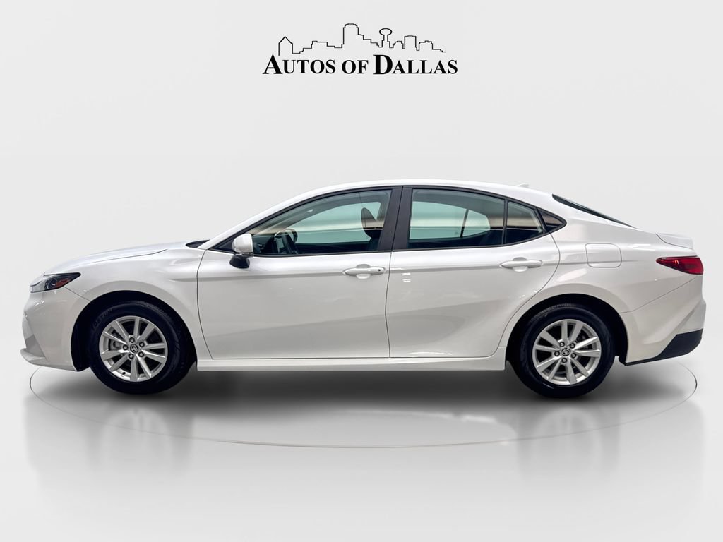 Used 2025 Toyota Camry LE FWD image 5