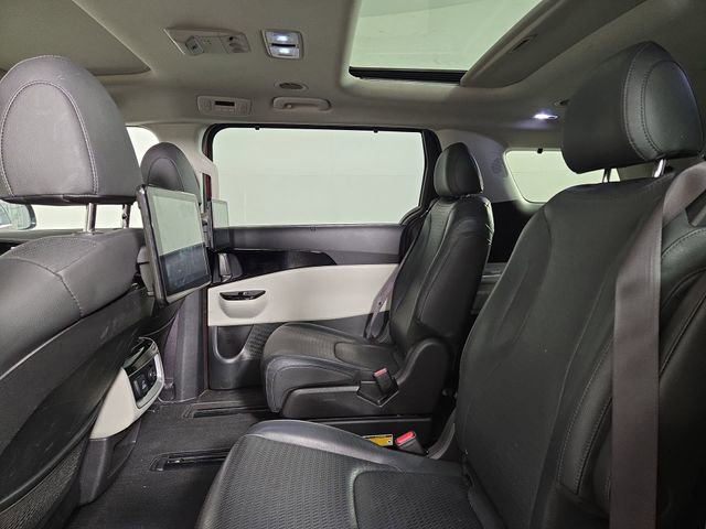 Used 2023 Kia Carnival SX Prestige FWD image 14