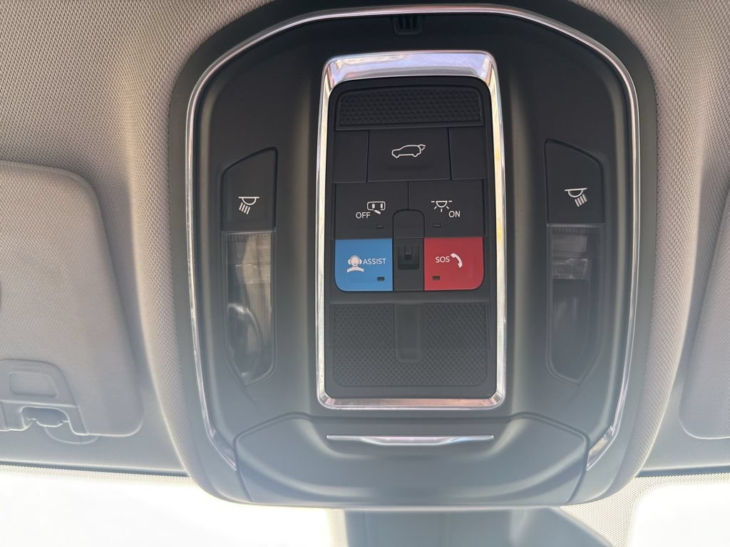 Used 2023 Jeep Grand Cherokee Limited AWD/4WD image 60