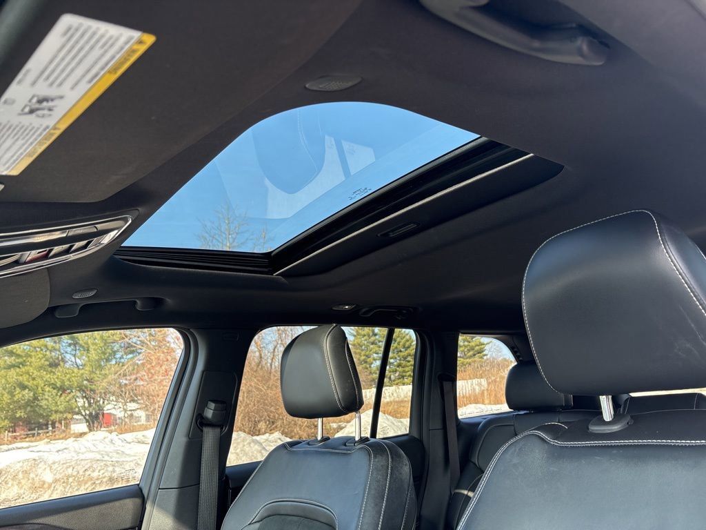 Used 2023 Jeep Grand Cherokee Altitude image 16