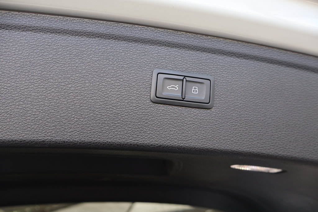 Used 2021 Audi Q5 e Premium Plus w/ Premium Plus Package AWD/4WD image 64