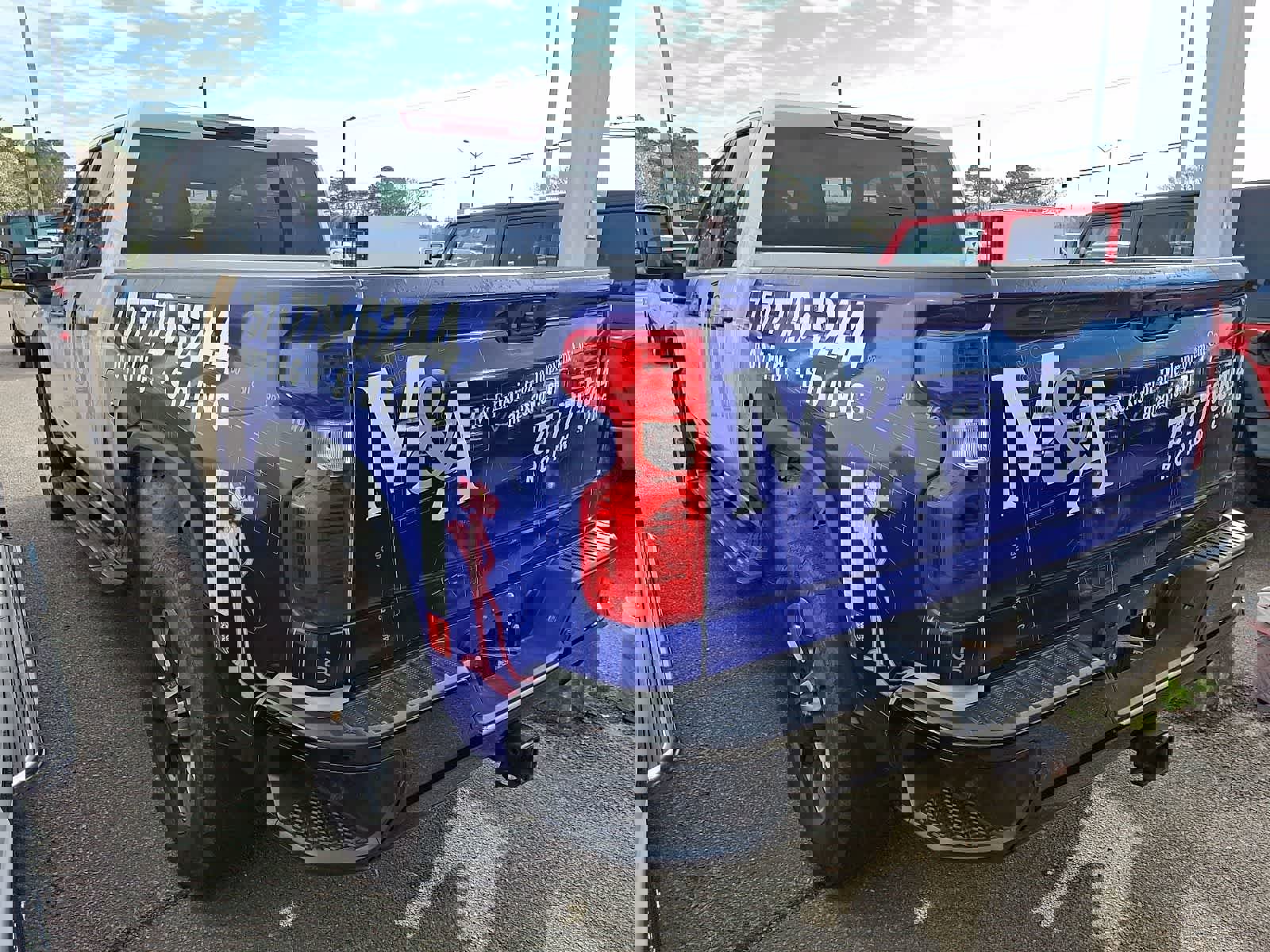 Used 2024 Chevrolet Silverado 2500 Custom w/ Custom Value Package image 4