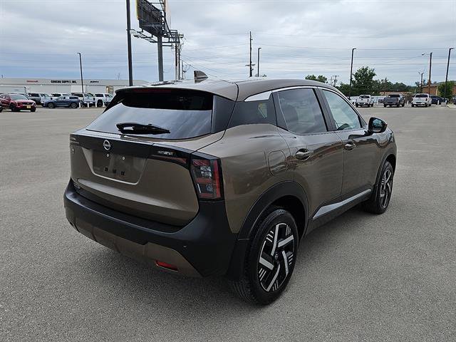 Used 2025 Nissan Kicks SV FWD image 5