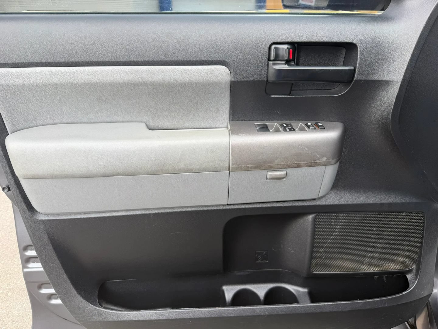 Used 2013 Toyota Sequoia SR5 RWD image 9