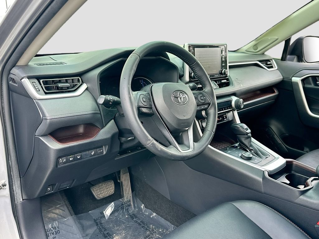 Used 2020 Toyota RAV4 Limited w/ Limited Grade Weather Package image 9