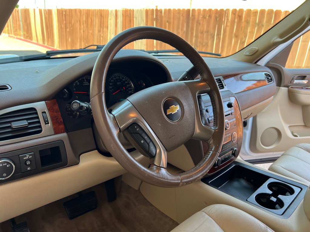 Used 2012 Chevrolet Suburban LT w/ Texas Edition RWD image 19
