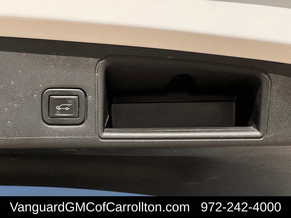 Used 2023 GMC Terrain SLT image 33