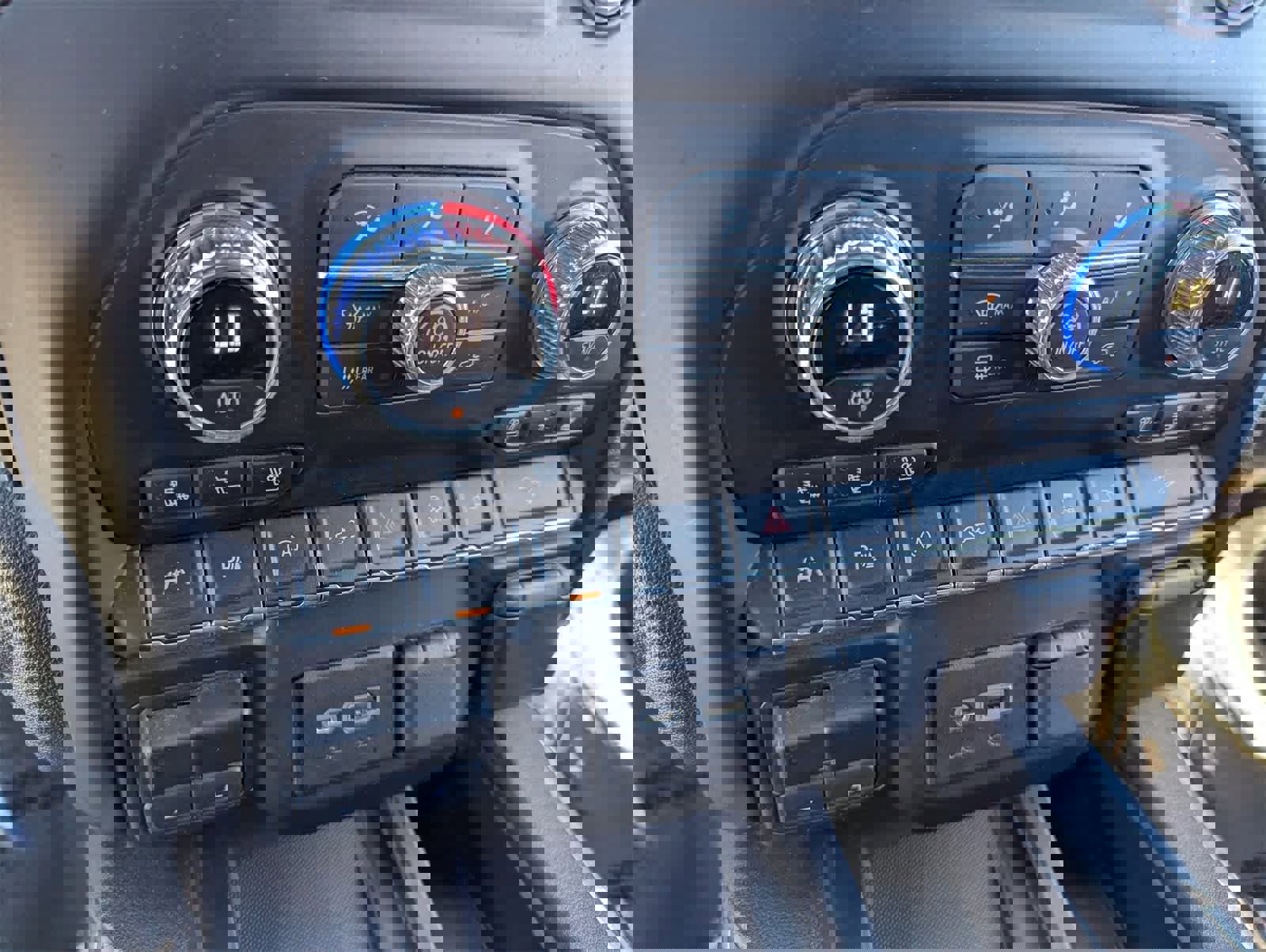 Used 2021 GMC Sierra 1500 AT4 w/ AT4 Premium Package image 30