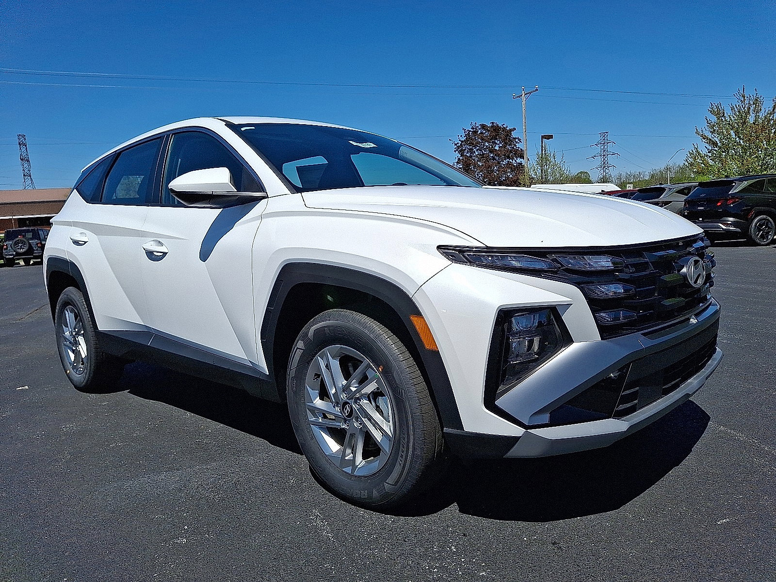 Certified 2025 Hyundai Tucson SE image 1