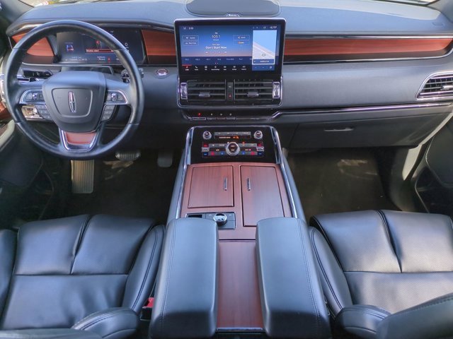 Used 2024 Lincoln Navigator L 4WD image 16