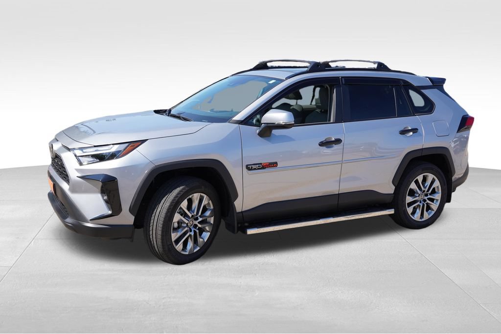Used 2025 Toyota RAV4 XLE Premium w/ Weather Package AWD/4WD image 10