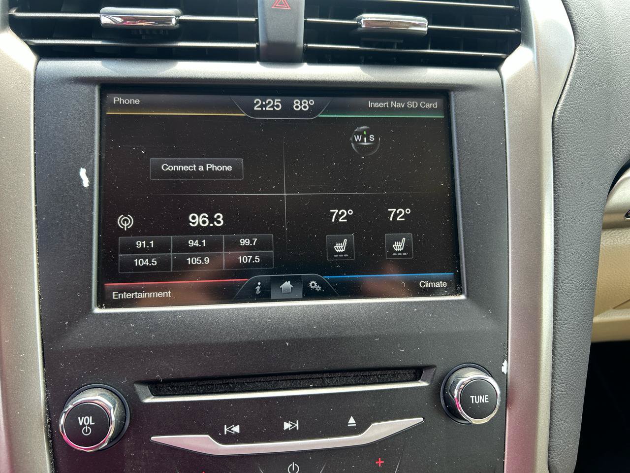 Used 2014 Ford Fusion SE w/ Equipment Group 202A FWD image 16