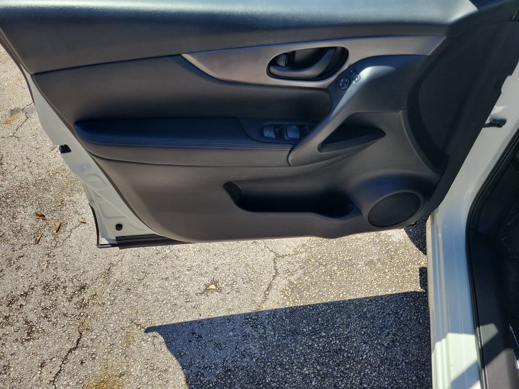 Used 2019 Nissan Rogue Sport S w/ Appearance Package AWD/4WD image 26