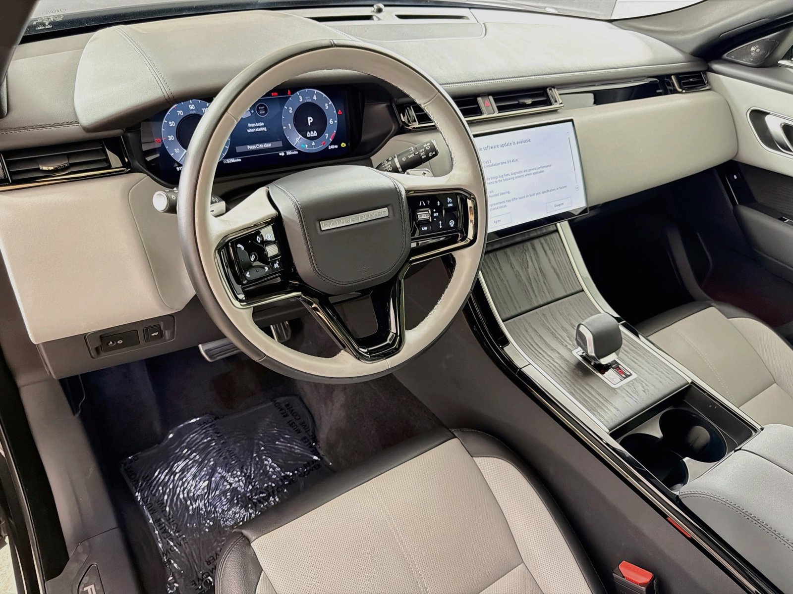Used 2026 Land Rover Range Rover Velar Dynamic SE AWD/4WD image 10