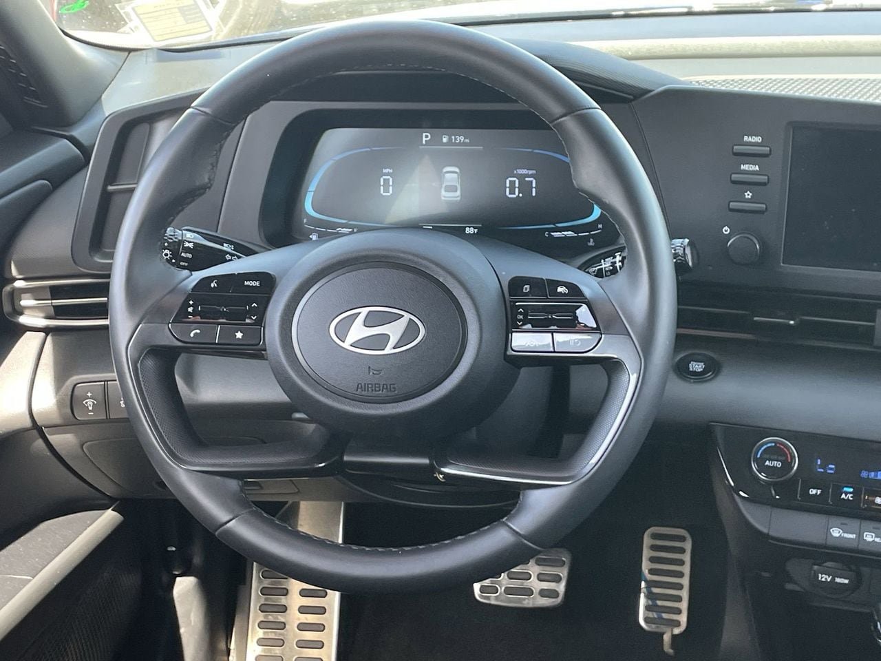 Certified 2025 Hyundai Elantra Sport FWD image 13