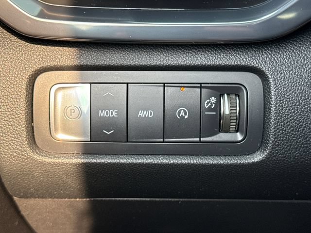 Used 2025 GMC Acadia AT4 w/ Luxury Package AWD/4WD image 32