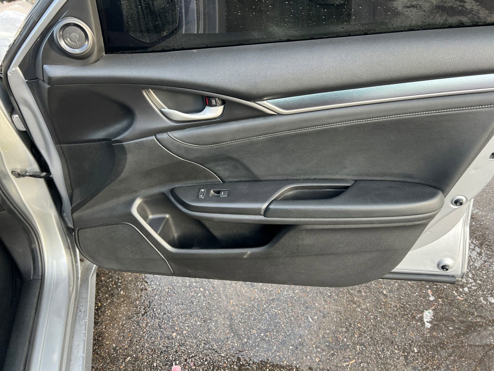 Used 2018 Honda Civic EX-L image 17