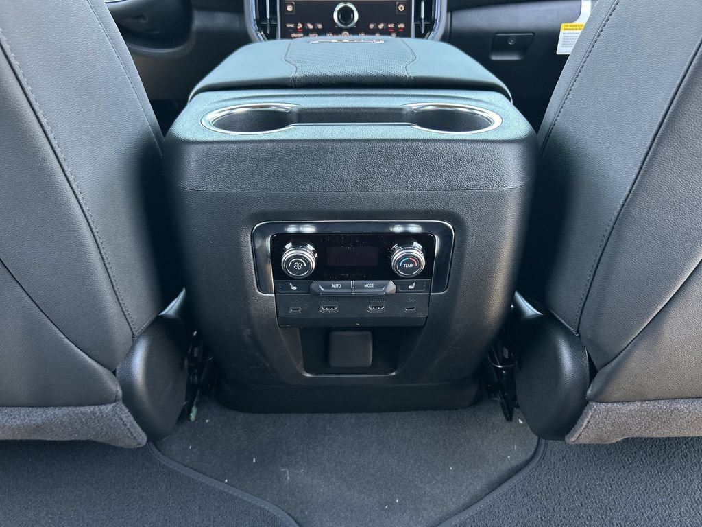 New 2026 GMC Yukon XL AT4 w/ AT4 Premium Plus Package AWD/4WD image 22