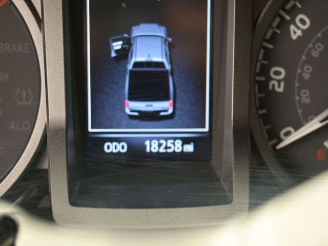 Used 2022 Toyota Tacoma TRD Sport w/ Technology Package image 19