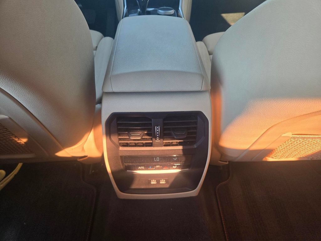 Used 2021 BMW 330i Sedan w/ Driving Assistance Package RWD image 7