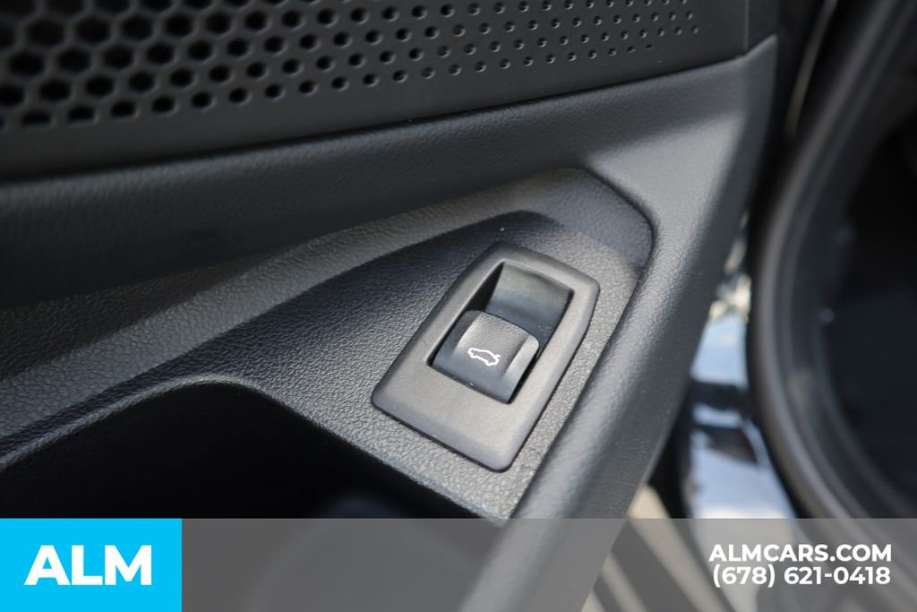 Used 2025 BMW 330i Sedan RWD image 17