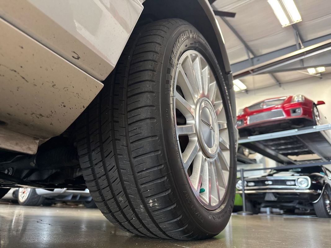 Used 2004 Ford Thunderbird image 73