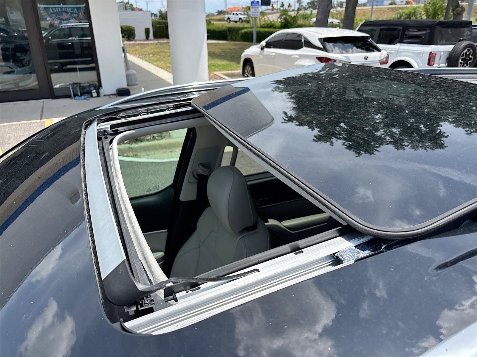 Used 2020 Kia Telluride SX w/ SX Prestige Package AWD/4WD image 23