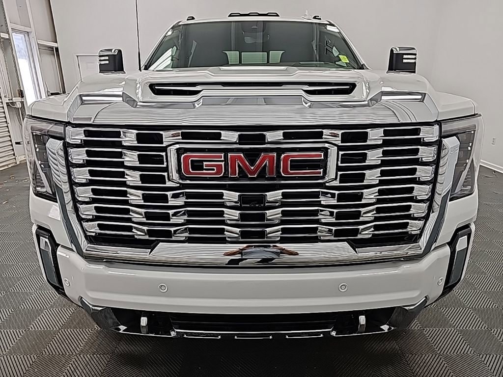 New 2026 GMC Sierra 2500 Denali w/ Denali Reserve Package image 3